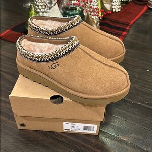 UGG Tasman Chestnut Slippers W9 - NIB, never worn